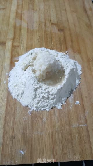 蛋黄酥的做法步调：1