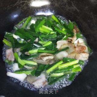 五花肉炒蒜苗的做法步调：7