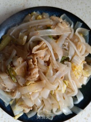 肥肠炒河粉的做法步调：9