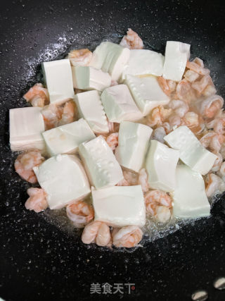 虾仁豆腐的做法步调：6
