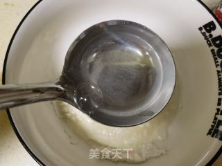 鸡蛋火饼的做法步调：2