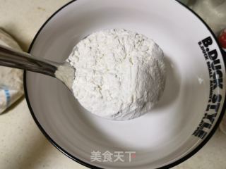 鸡蛋火饼的做法步调：1