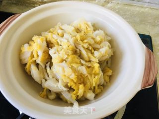 沙锅酸菜白烧肉的做法步调：4