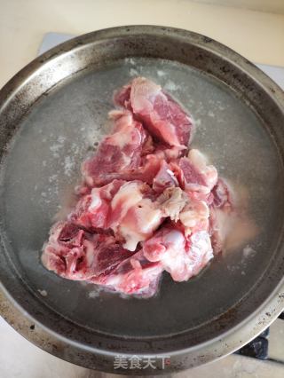 糖醋排骨的做法步调：1