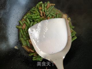 豆角炒五花肉的做法步调：7