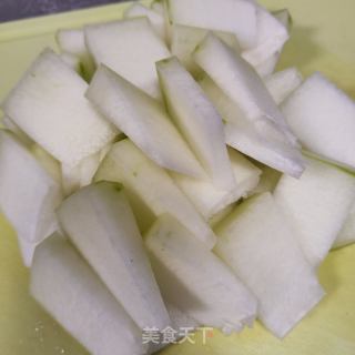 肉终烧冬瓜的做法步调：1