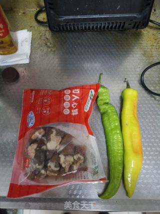 辣椒炒鸡心的做法步调：1