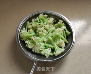 豉喷鼻炒菜花的做法步调：4