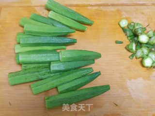 春葵炒蛋的做法步调：1