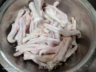 卤老鸡爪鸭掌的做法步调：1