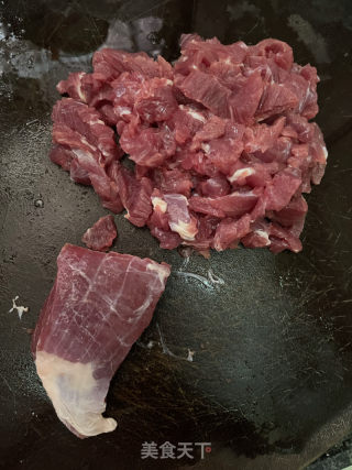 番茄牛肉酱的做法步调：1