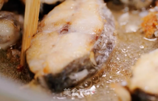 喷鼻煎马鲛鱼的做法步调：6