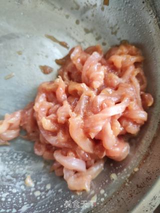 丝瓜肉丝汤的做法步调：3