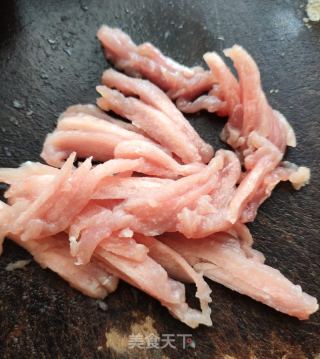 丝瓜肉丝汤的做法步调：1