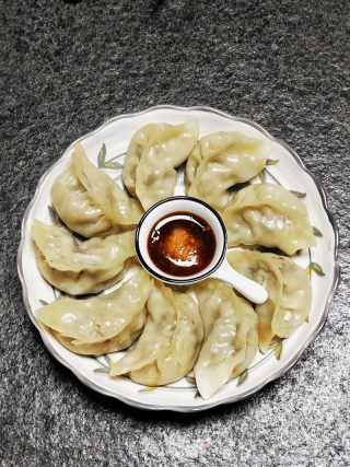 猪肉茄子馅蒸饺的做法步调：16
