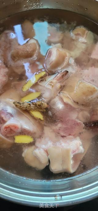 花死焖猪蹄的做法步调：2