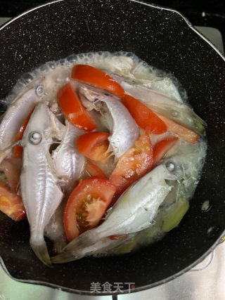 番茄剥皮鱼的做法步调：9