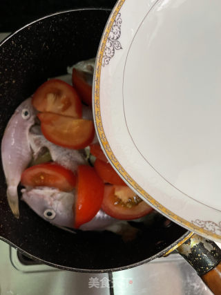 番茄剥皮鱼的做法步调：8