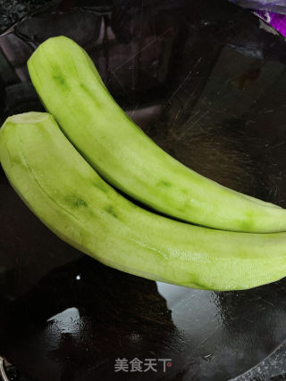 丝瓜炒鸡蛋的做法步调：1