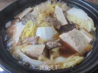 娃娃菜冻豆腐牛腩煲的做法步调：12