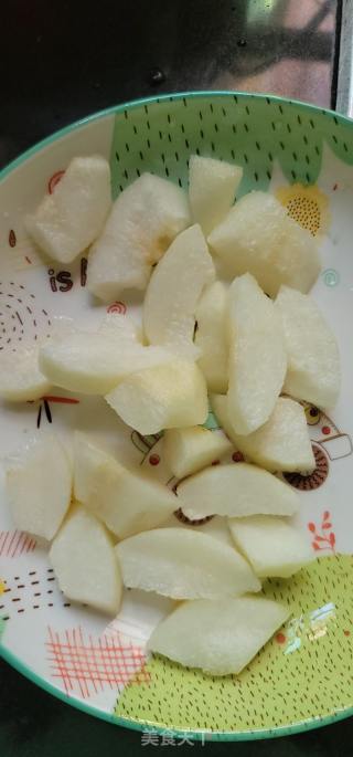 冰糖雪梨炖雪蛤的做法步调：2