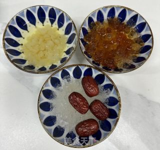 桃胶三宝的做法步调：3