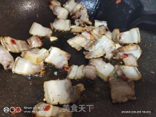 五花肉炒藊豆的做法步调：2