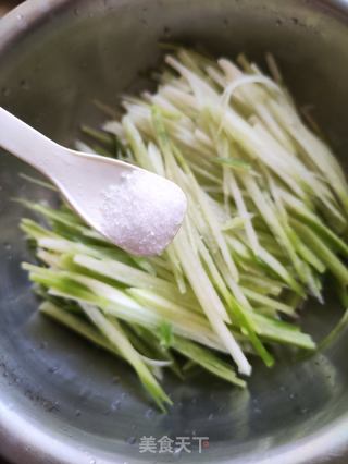 浑蒸青萝卜球的做法步调：2