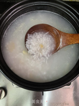 剥皮鱼蟹粥的做法步调：10