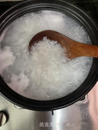 剥皮鱼蟹粥的做法步调：9