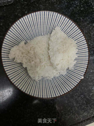 剥皮鱼蟹粥的做法步调：1