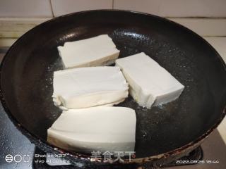 利剑菜豆腐烧肉终的做法步调：3