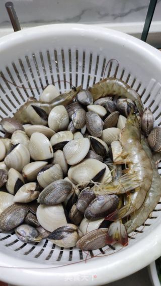 捞汁海陈的做法步调：1