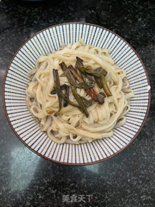 葱油河粉的做法步调：7