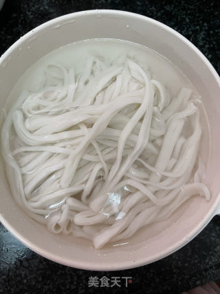 葱油河粉的做法步调：5