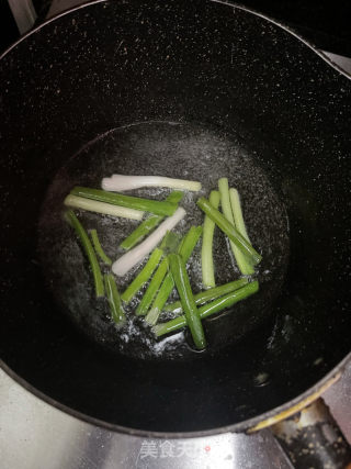 葱油河粉的做法步调：2