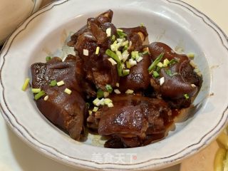 酱猪蹄的做法步调：7