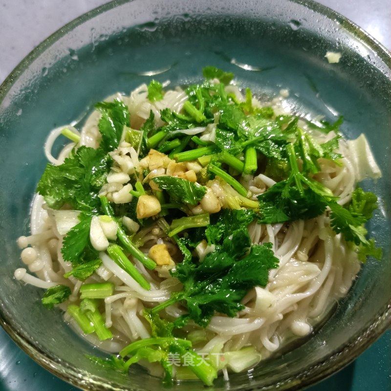 喷鼻菜拌金针菇的做法