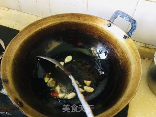酸利剑菜炖粉条的做法步调：2