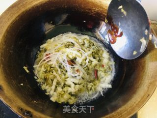 酸利剑菜炖粉条的做法步调：7