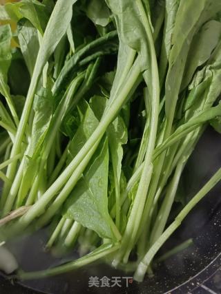 喷鼻辣萝卜缨的做法步调：3