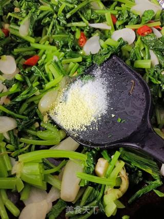 喷鼻辣萝卜缨的做法步调：8