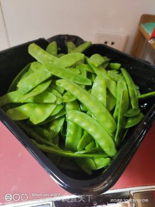 牛肉炒荷兰豆的做法步调：2