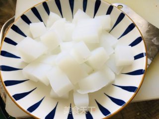 炒凉粉的做法步调：1