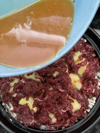 金针菇日本豆腐牛肉煲的做法步调：12