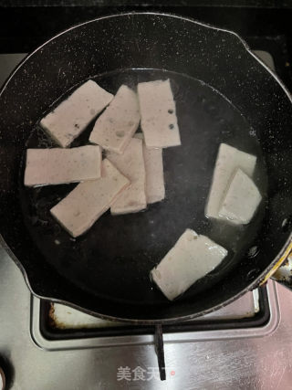 花甲肉饼粿条汤的做法步调：5