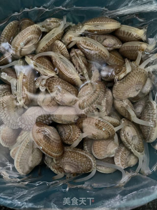 花甲肉饼粿条汤的做法步调：1