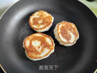 喷鼻芥菜肉馅油煎饼的做法步调：12