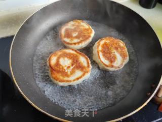 喷鼻芥菜肉馅油煎饼的做法步调：13