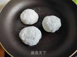 喷鼻芥菜肉馅油煎饼的做法步调：11